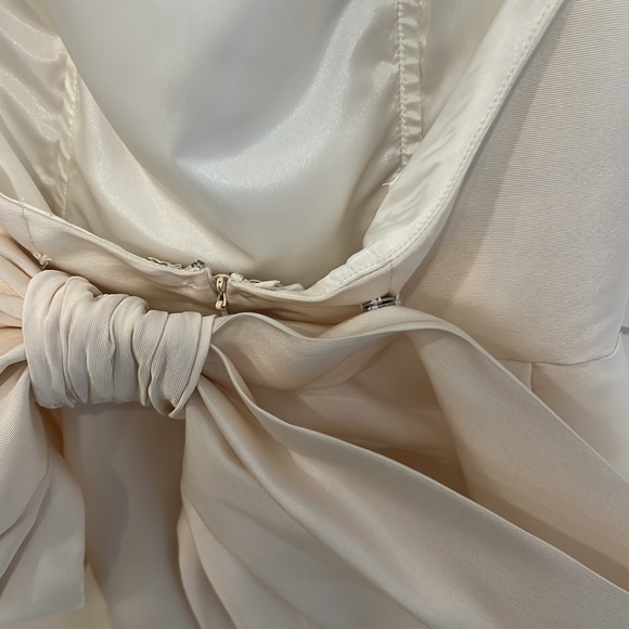 ALEXIA MARIA FORMAL CREAM DRESS - Picture 5 of 7